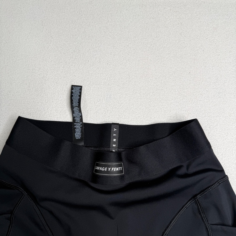 Savage X Fenty Lineup High-Waist Pocket Legging•Black - Picture 7 of 14